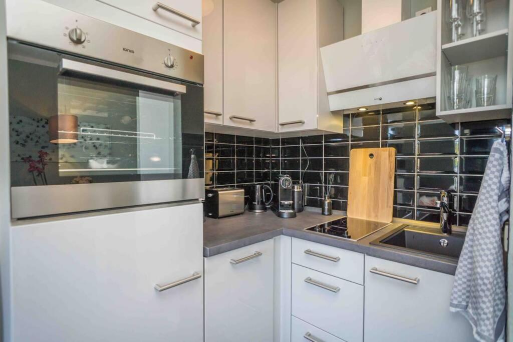 Maritim Und Individuell In Wenningstedt Mit Balkon Apartment Bagian luar foto
