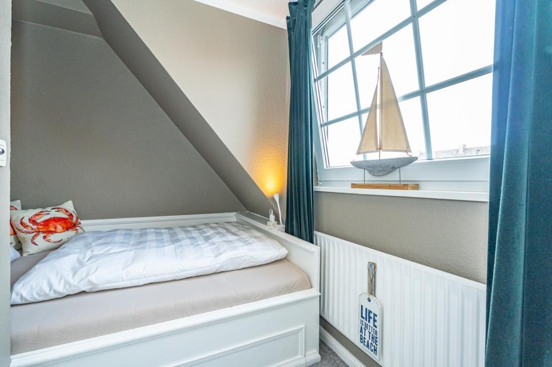 Maritim Und Individuell In Wenningstedt Mit Balkon Apartment Bagian luar foto