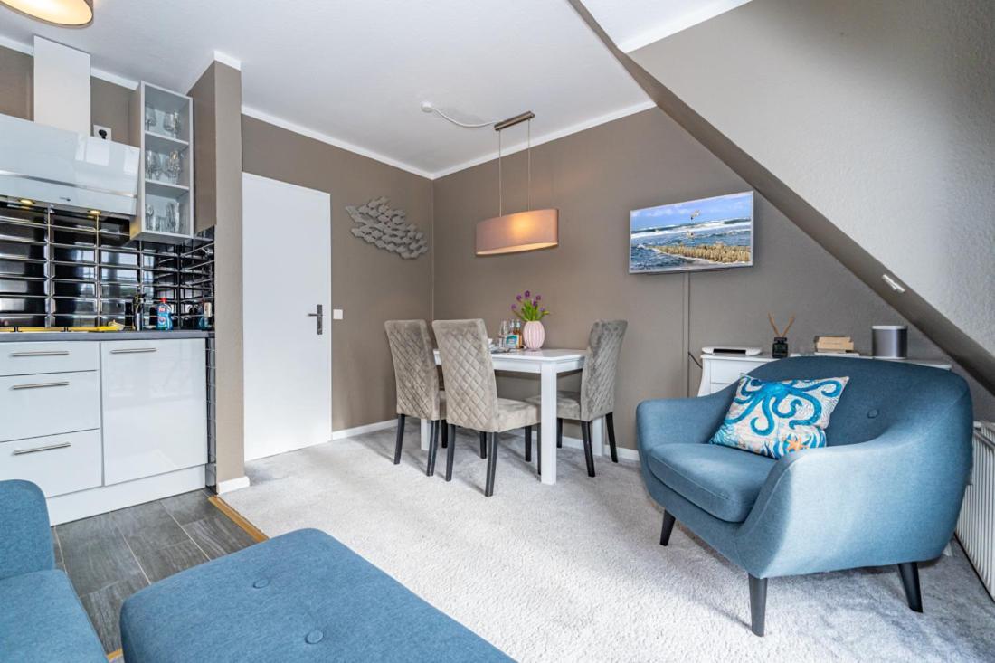 Maritim Und Individuell In Wenningstedt Mit Balkon Apartment Bagian luar foto
