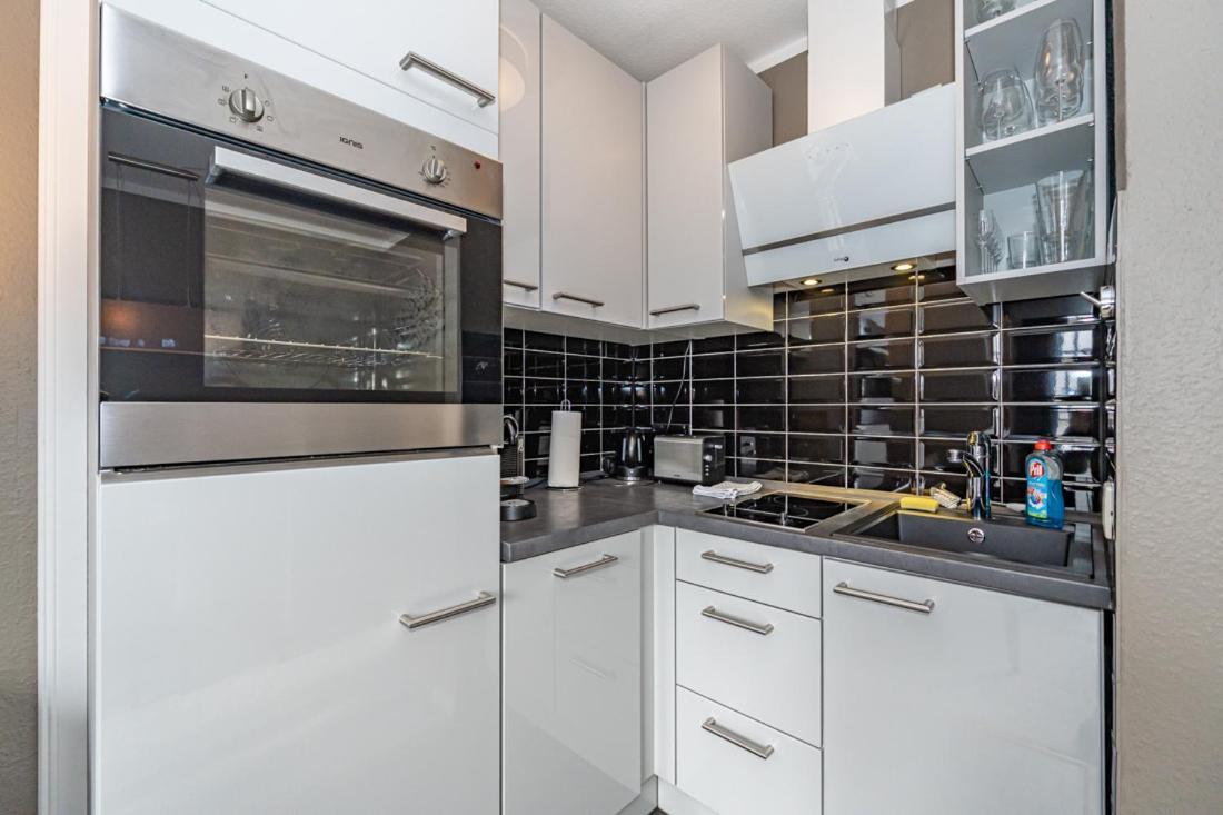 Maritim Und Individuell In Wenningstedt Mit Balkon Apartment Bagian luar foto