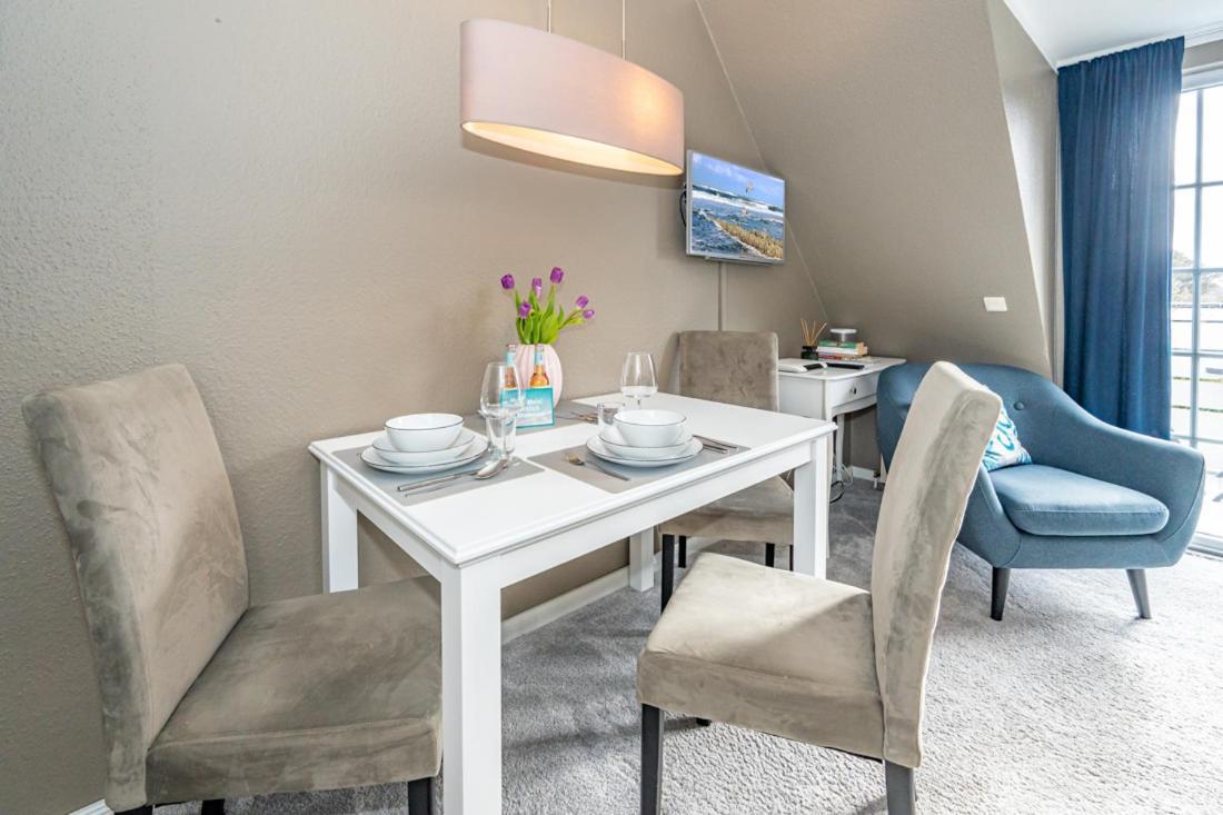 Maritim Und Individuell In Wenningstedt Mit Balkon Apartment Bagian luar foto